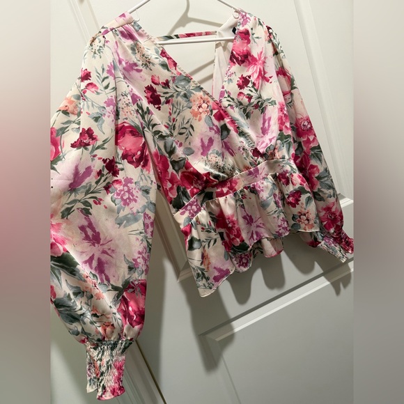 Express women’s floral blouse - Picture 2 of 7